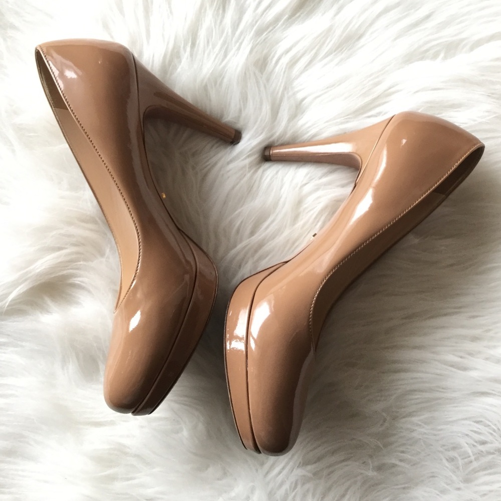 PRADA Vernice Chic Platform Pumps - Picture 8 of 10